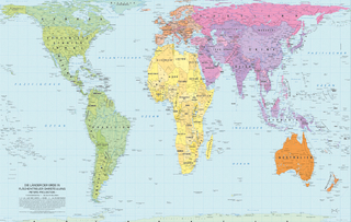Die Weltkarte in flächentreuer Perspektive. Auf der Vorderseite ist die Weltkarte nach Norden ausgerichtet. © Foto: Huber Kartographie